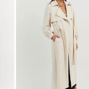 Dissh trench coat NWT